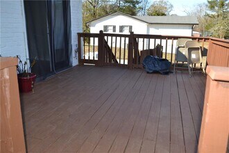 555 Lee Byrd Rd in Loganville, GA - Building Photo - Building Photo