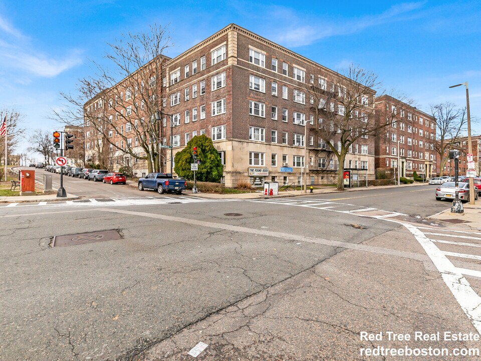 1607 Commonwealth Ave in Boston, MA - Foto de edificio