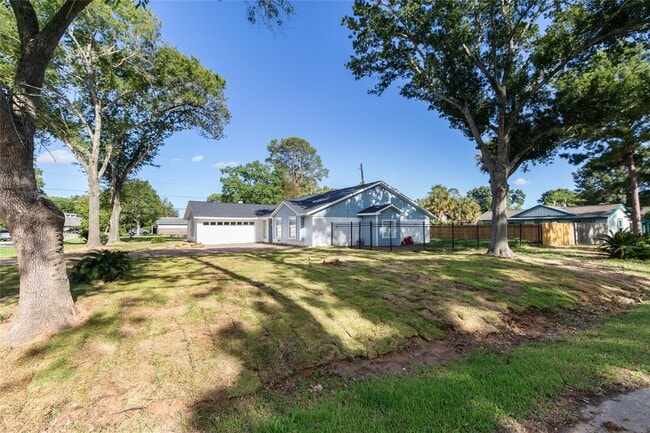 property at 500 Shirleen Dr