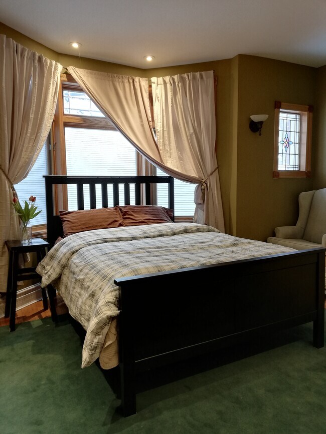 205 Indian Grv in Toronto, ON - Building Photo - Building Photo