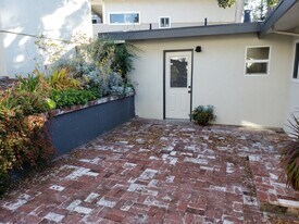 1 Via Buena Vista in Monterey, CA - Building Photo