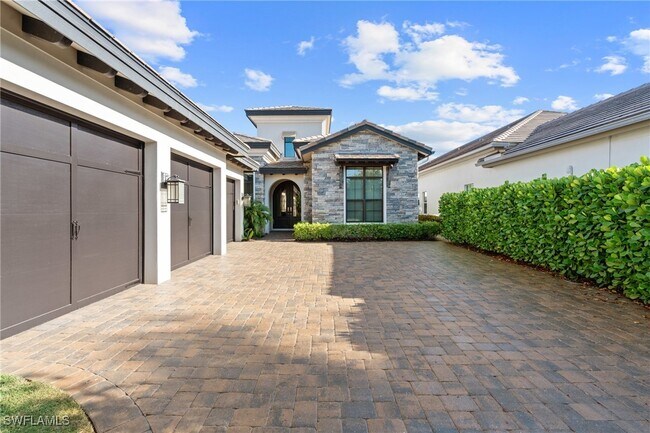 property at 11813 Via Cassina Ct