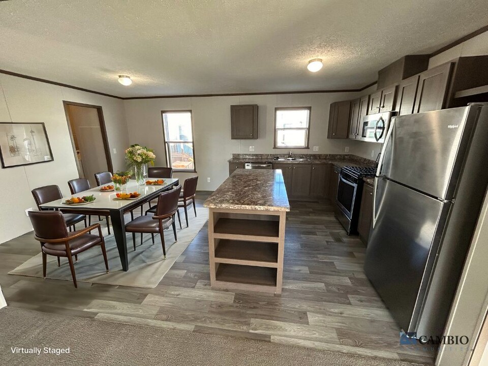 106 Idaho in Belleville, MI - Building Photo