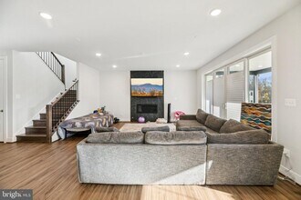 42051 Night Nurse Cir in Ashburn, VA - Building Photo - Building Photo