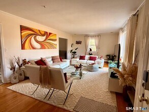 12 Belaire Dr in Westport, CT - Building Photo - Building Photo