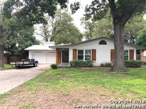 8222 Greenbrier in San Antonio, TX - Foto de edificio