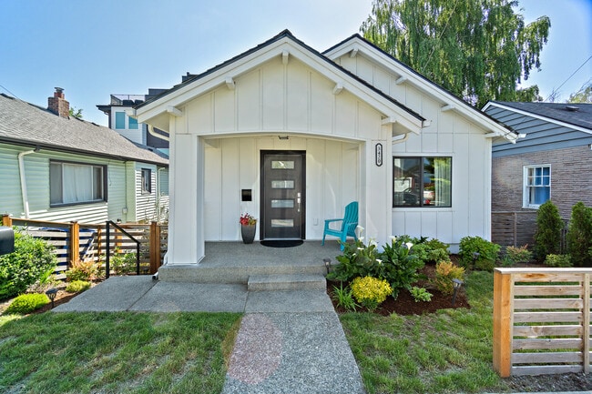property at 3420 Alamo Pl S