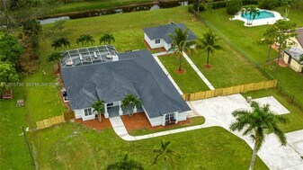 11066 46th Pl N in West Palm Beach, FL - Building Photo
