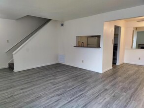 12618 Ashford Meadow Dr-Unit -B in Houston, TX - Building Photo - Building Photo