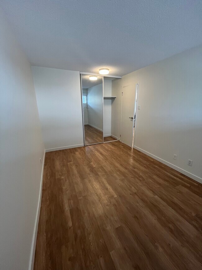 Pineview Place in Vancouver, BC - Building Photo - Building Photo