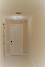 636 Ibiza Lp in Venice, FL - Building Photo - Building Photo
