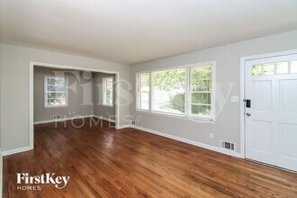 102 Larose Cir SE in Marietta, GA - Building Photo - Building Photo