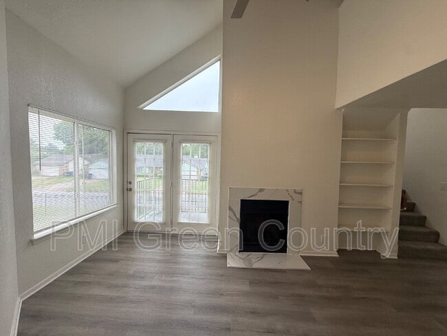 property at 6639 S Victor Ave