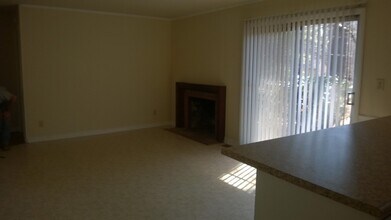 6704 Johnsdale Rd in Raleigh, NC - Building Photo - Building Photo