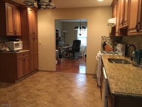 503 Downer St in Westfield, NJ - Building Photo - Building Photo