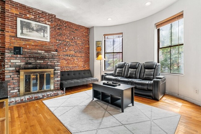 4 Union Park, Unit 4