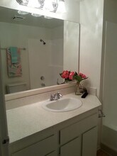 8324 Vineyard Ave, Unit B in Rancho Cucamonga, CA - Foto de edificio - Building Photo