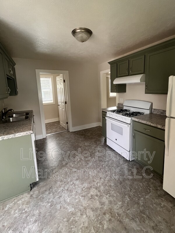 700 Clancy Ave NE in Grand Rapids, MI - Building Photo - Building Photo