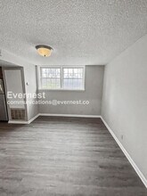 4274 Sweden Dr, Unit 310 in Nashville, TN - Foto de edificio - Building Photo