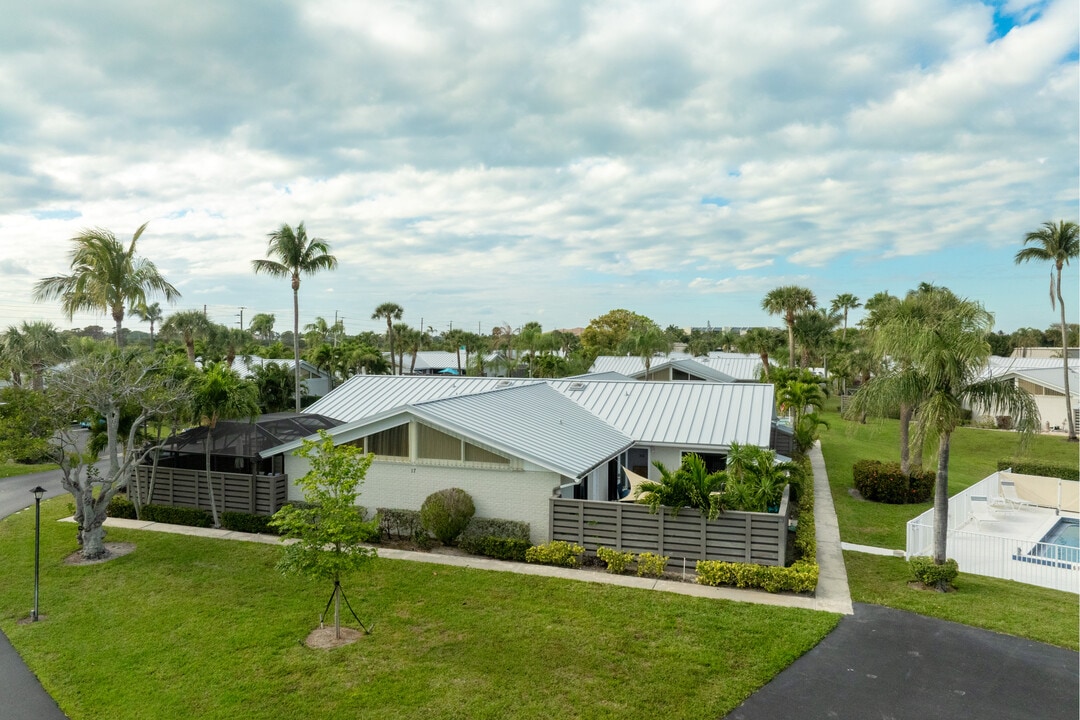 Oceanside Terrace in Jupiter, FL - Building Photo