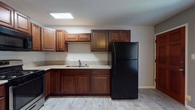 Sapphire Apartments in San Diego, CA - Foto de edificio - Building Photo