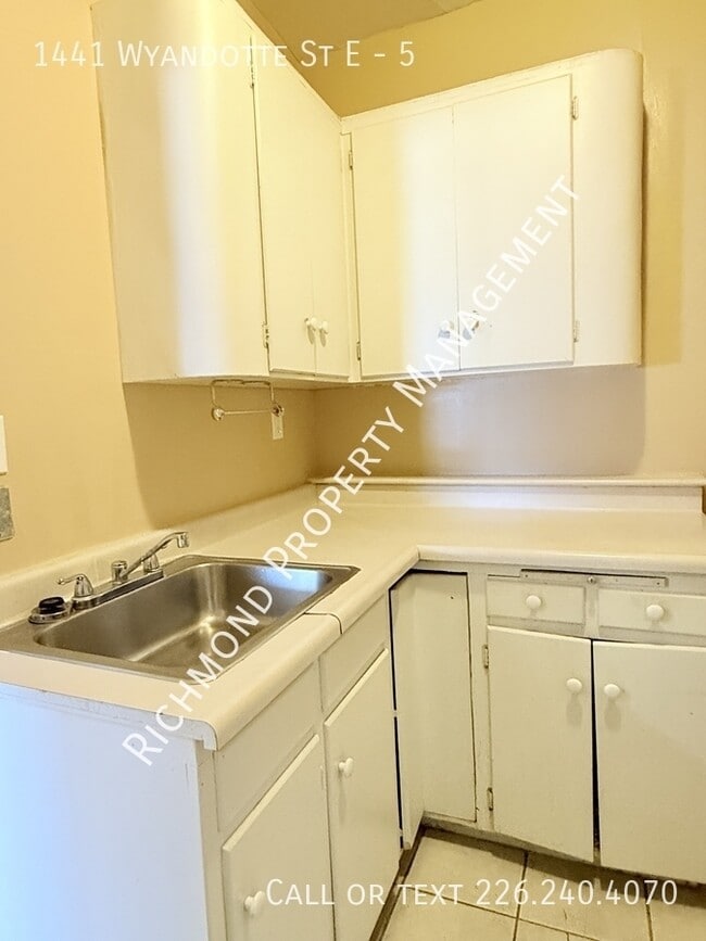 1441 Wyandotte St E in Windsor, ON - Building Photo - Building Photo