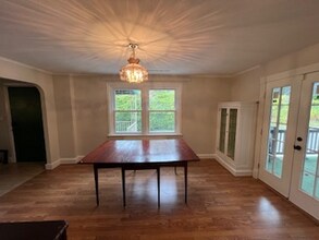 11 Orchard Rd in Bala Cynwyd, PA - Foto de edificio - Building Photo