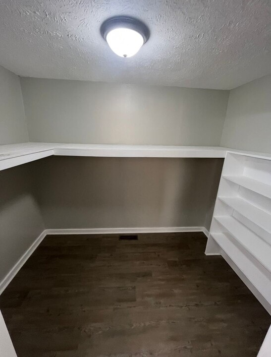 110 Lindsey Lake in Lyons, GA - Building Photo