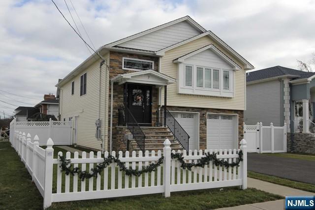 7 Grant St in Elmwood Park, NJ - Foto de edificio