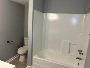 1048 Black Dr in Gainesville, GA - Building Photo - Building Photo