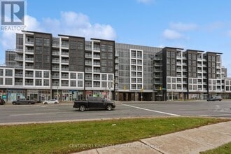 8763-8763 Bayview Ave in Richmond Hill, ON - Building Photo - Building Photo