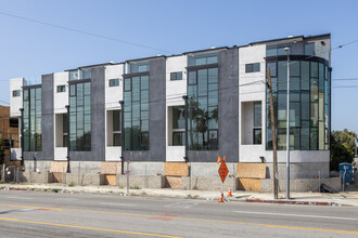 Pacific 5 in Los Angeles, CA - Building Photo - Building Photo