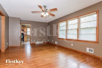 604 SW Williams St in Lee's Summit, MO - Building Photo - Building Photo