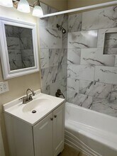 6144 Doulton Dr in Houston, TX - Building Photo - Building Photo