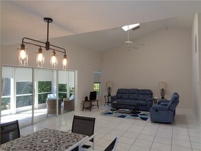 264 Perignon Pl in Naples, FL - Foto de edificio - Building Photo