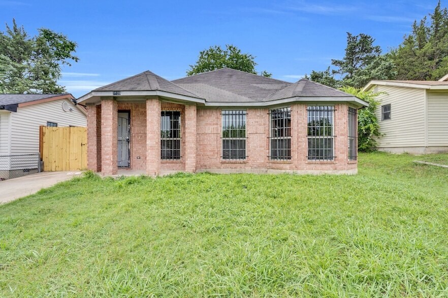 2520 Fatima Ave, Unit 1460310 in Dallas, TX - Building Photo