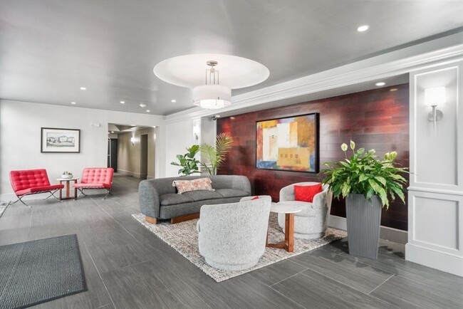 227 Summit Ave, Unit W201 in Brookline, MA - Building Photo - Building Photo