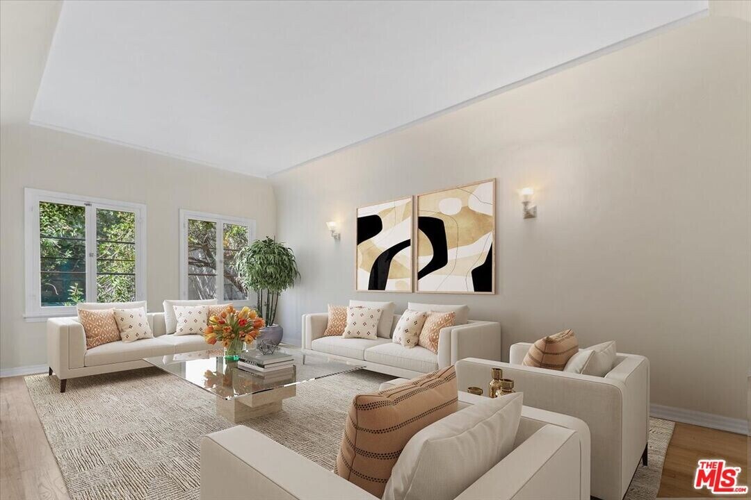 6217 Orange St in Los Angeles, CA - Building Photo