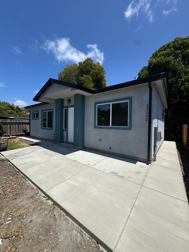 23002 Amador St in Hayward, CA - Building Photo - Building Photo