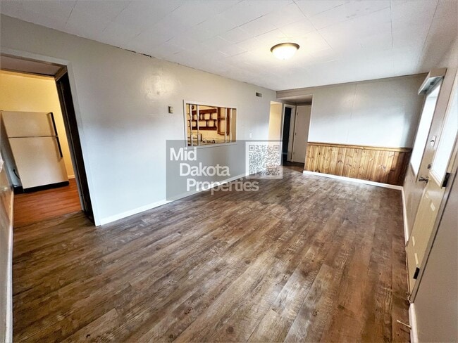 216 E 11th Ave in Mitchell, SD - Building Photo - Building Photo