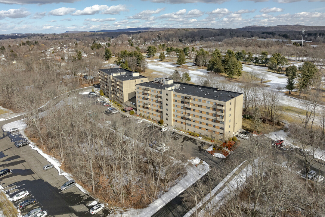 The Towers in Wallingford, CT - Building Photo