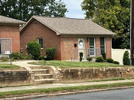122 N Ellis St, Unit 122 Ellis in Salisbury, NC - Building Photo