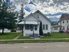 2733 Elm St, Unit House in Dubuque, IA - Building Photo