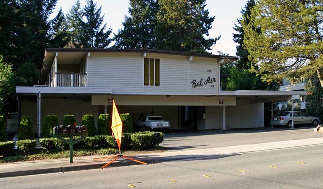 BelAir Apartments in Bellevue, WA - Foto de edificio - Building Photo