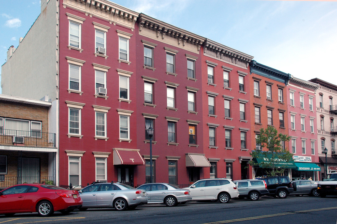 824 Washington St in Hoboken, NJ - Building Photo