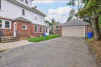 269 Waltham St in Newton, MA - Foto de edificio - Building Photo