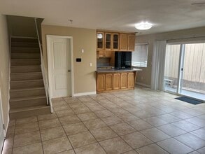 1070 Fifth Ave in Chula Vista, CA - Foto de edificio - Building Photo