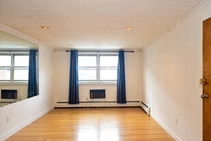 11 Commonwealth Ct, Unit 6 in Boston, MA - Building Photo