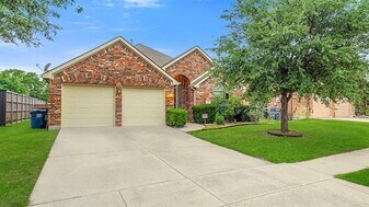 2224 Crestridge Dr in Little Elm, TX - Building Photo
