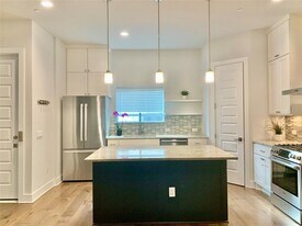 4012 Manifest Ln in Austin, TX - Building Photo